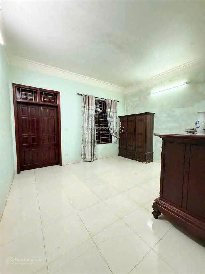 8,1 tỷ  sổ đỏ 61m2 x 4 tầng nhà đại la, bạch mai, ô tô đỗ gần, không quy hoạch
