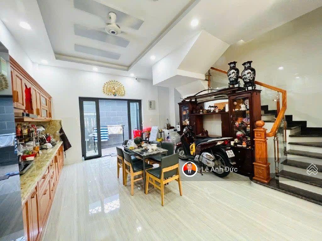 Nhà mới đẹp tặng full nội thất  ngang 6m  nhà 3 tầng hoàn công đầy đủ  hxh đỗ cửa chỉ 9 tỷ 3