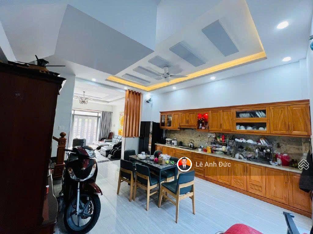 Nhà mới đẹp tặng full nội thất  ngang 6m  nhà 3 tầng hoàn công đầy đủ  hxh đỗ cửa chỉ 9 tỷ 3