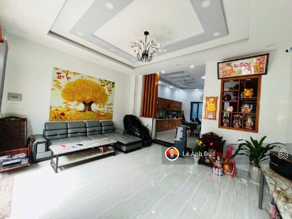 Nhà mới đẹp tặng full nội thất  ngang 6m  nhà 3 tầng hoàn công đầy đủ  hxh đỗ cửa chỉ 9 tỷ 3