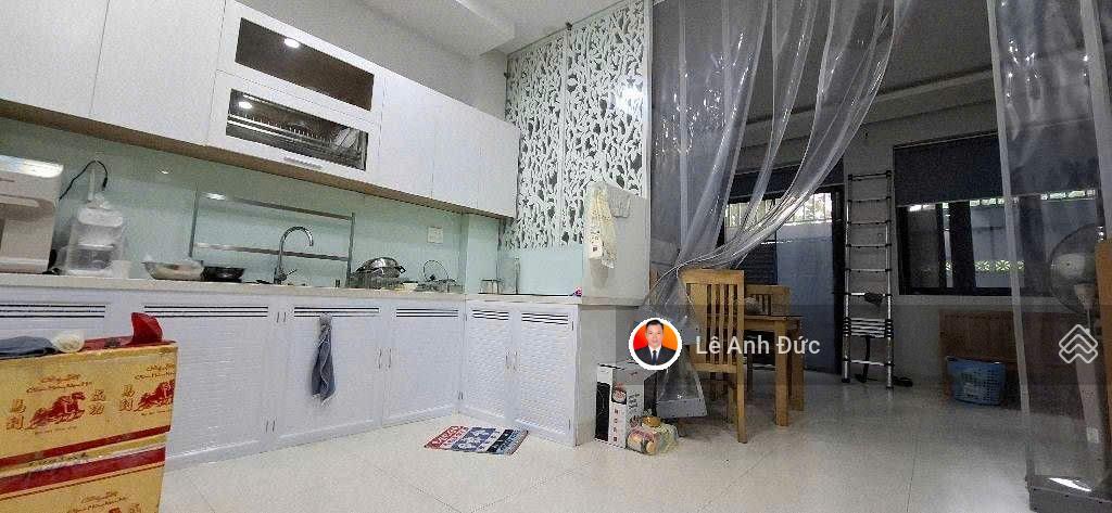 Mặt 2 tiền trước sau đường 10m xe hơi ngủ trong nhà  nhà 3 tầng  gần bệnh viện q2