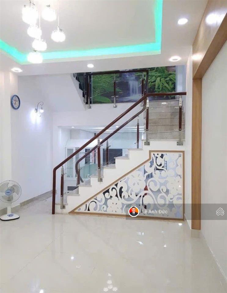 Mặt 2 tiền trước sau đường 10m xe hơi ngủ trong nhà  nhà 3 tầng  gần bệnh viện q2