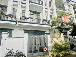 Nhà 3 tầng trung tâm bình trưng đông  siêu đẹp  đường rộng rãi ô tô ngủ trong sân  hơn 5 tỷ