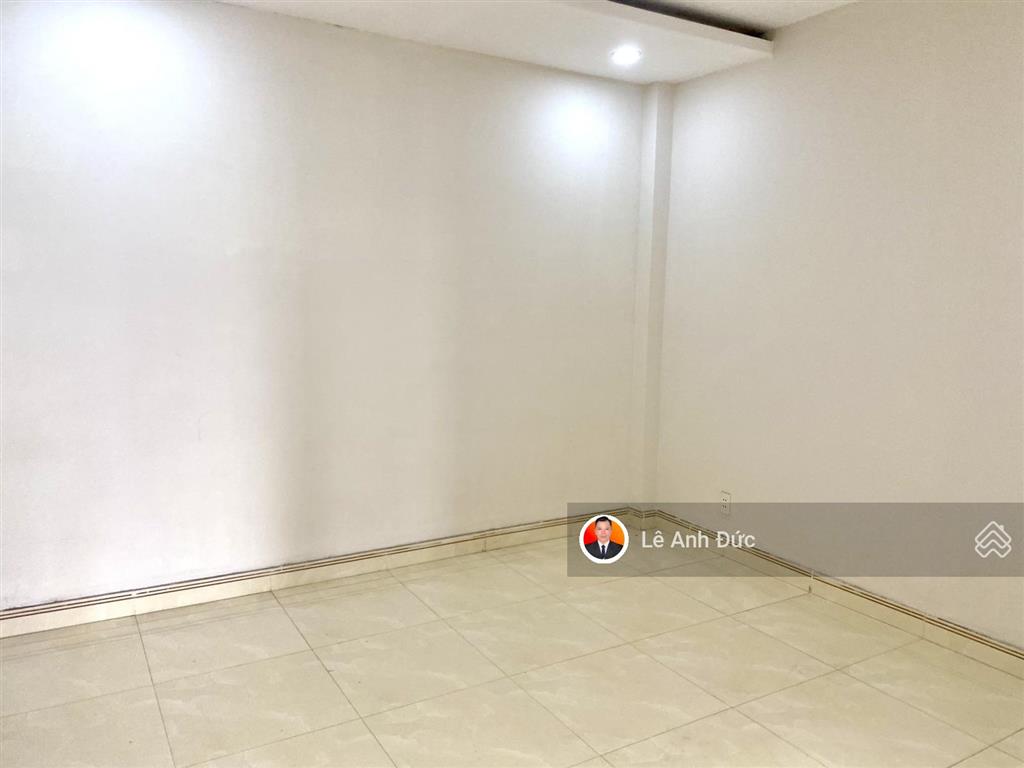 Nhà 3 tầng trung tâm bình trưng đông  siêu đẹp  đường rộng rãi ô tô ngủ trong sân  hơn 5 tỷ