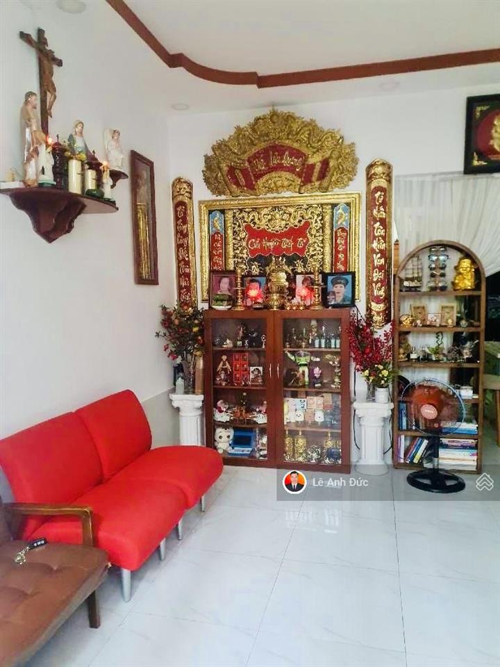 Nhà đẹp 2 tầng  khu phân lô, xe hơi vào tận cửa  vị trí vip bình trưng đông q2  kế lê văn thịnh