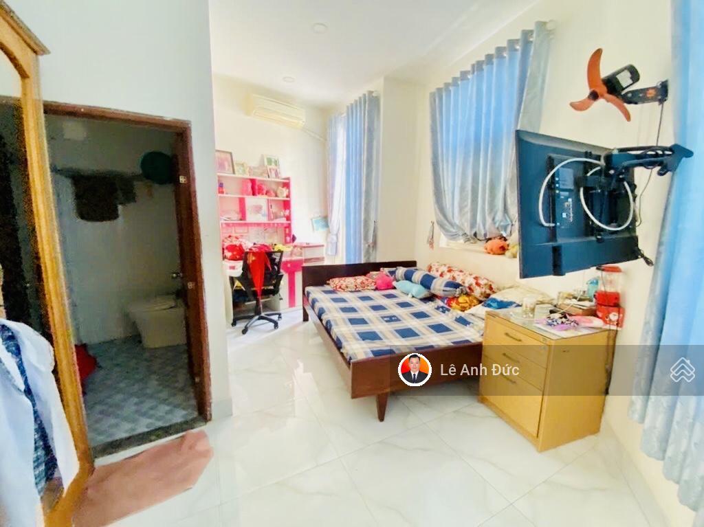 Bán nhà căn góc 2 mặt thoáng diện tích 52.1m2  6.48m x 12m 3 tâng  1tum  4pn  5wc