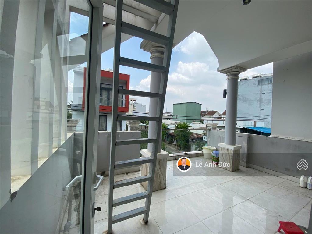 Bán nhà quận 2  khu hiếm gần trường + chợ + bệnh viện chỉ 500m, ra đường lê văn thịnh 250m