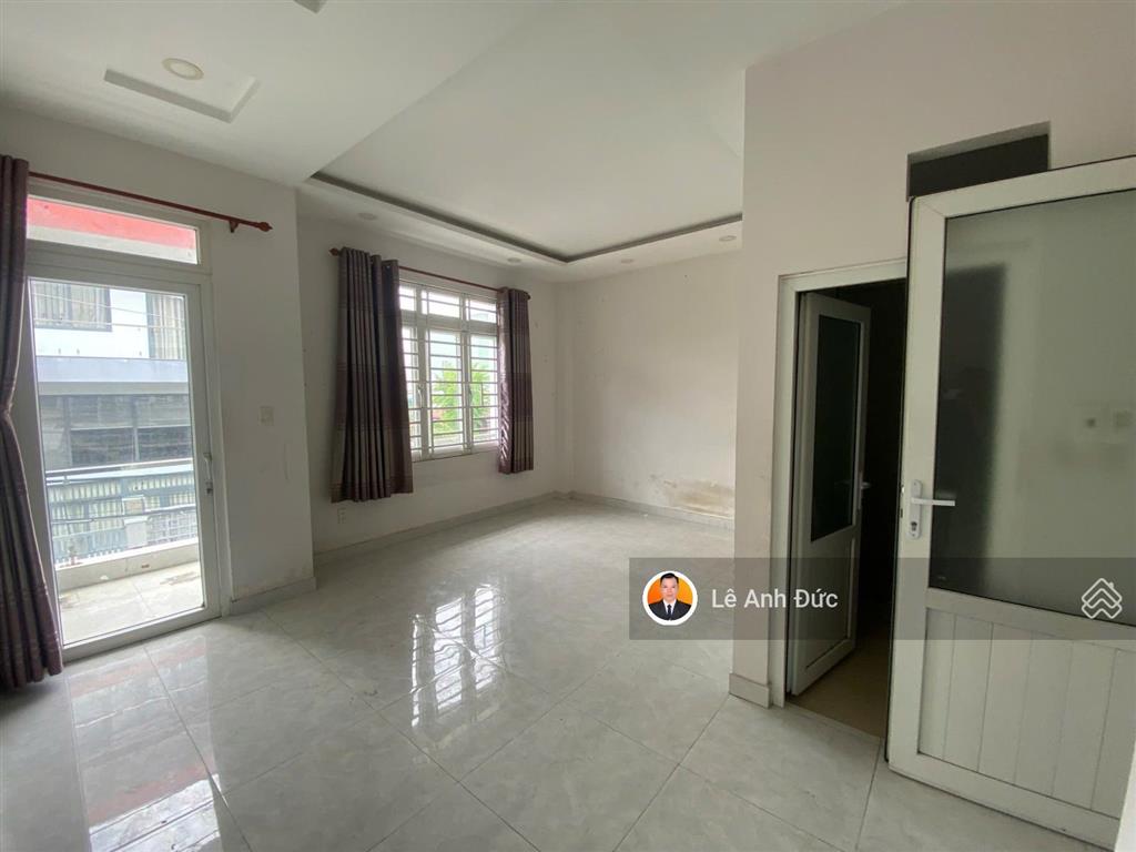 Bán nhà quận 2  khu hiếm gần trường + chợ + bệnh viện chỉ 500m, ra đường lê văn thịnh 250m