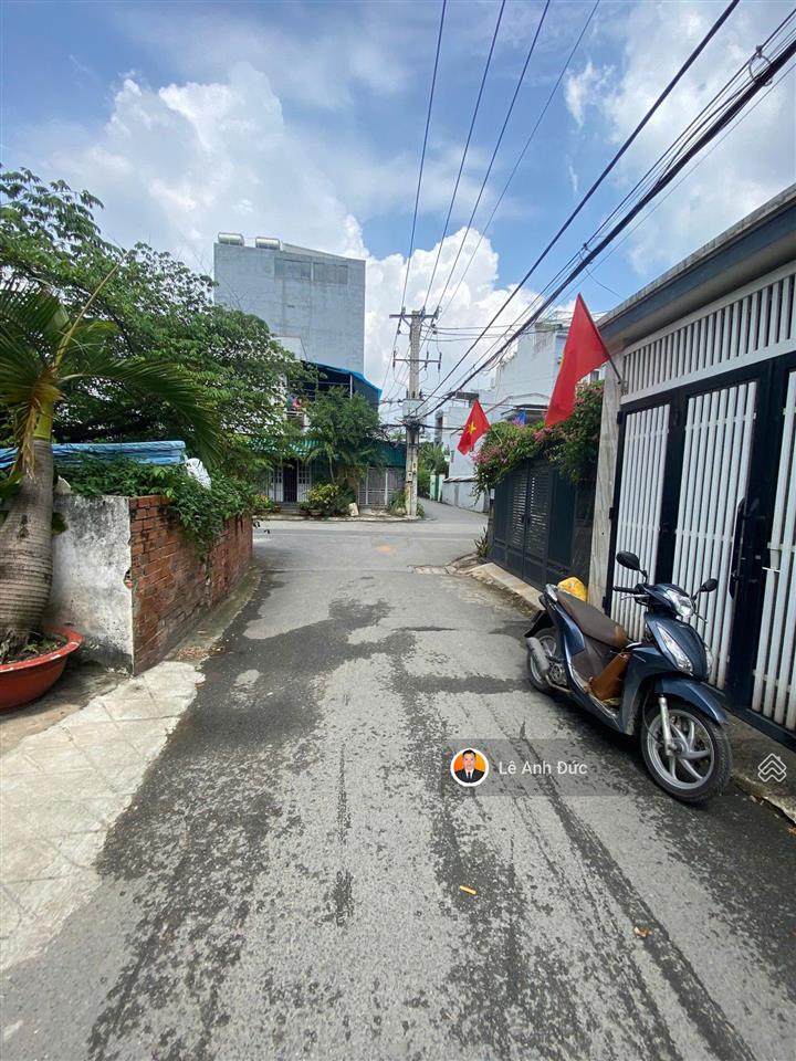 Bán nhà quận 2  khu hiếm gần trường + chợ + bệnh viện chỉ 500m, ra đường lê văn thịnh 250m