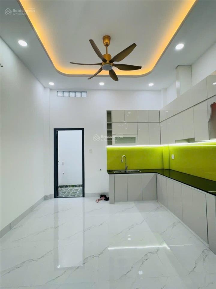 Nhà hẻm xe tải chiến lược kế khu tên lửa, 4x18m, 1 trệt 1 lầu, nhà mới, nt cao cấp, giá tốt 6 tỷ