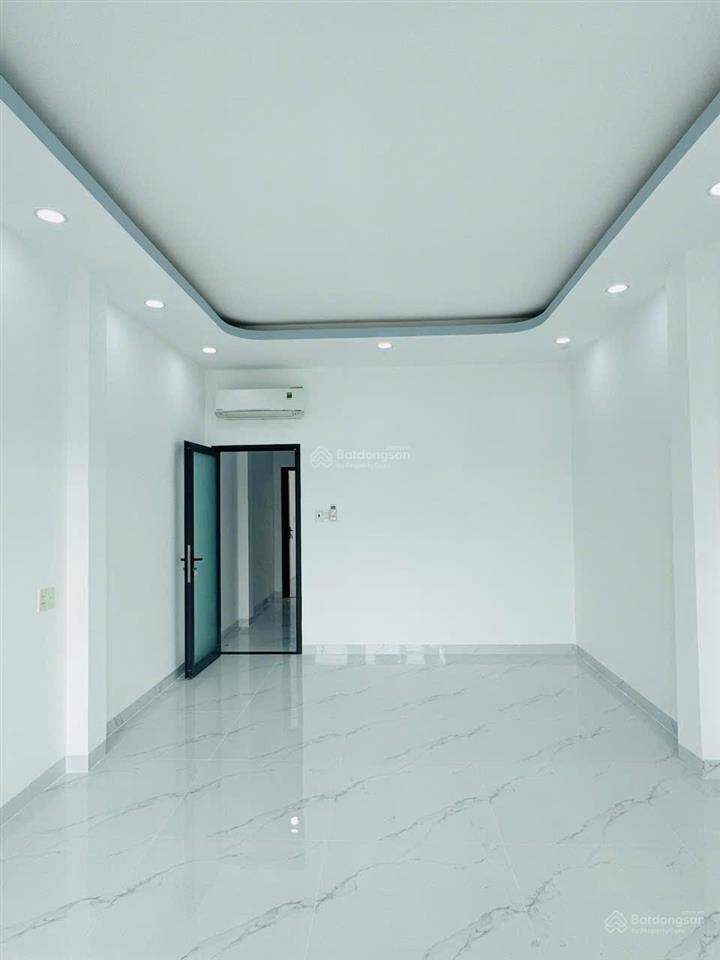 Nhà hẻm xe tải chiến lược kế khu tên lửa, 4x18m, 1 trệt 1 lầu, nhà mới, nt cao cấp, giá tốt 6 tỷ