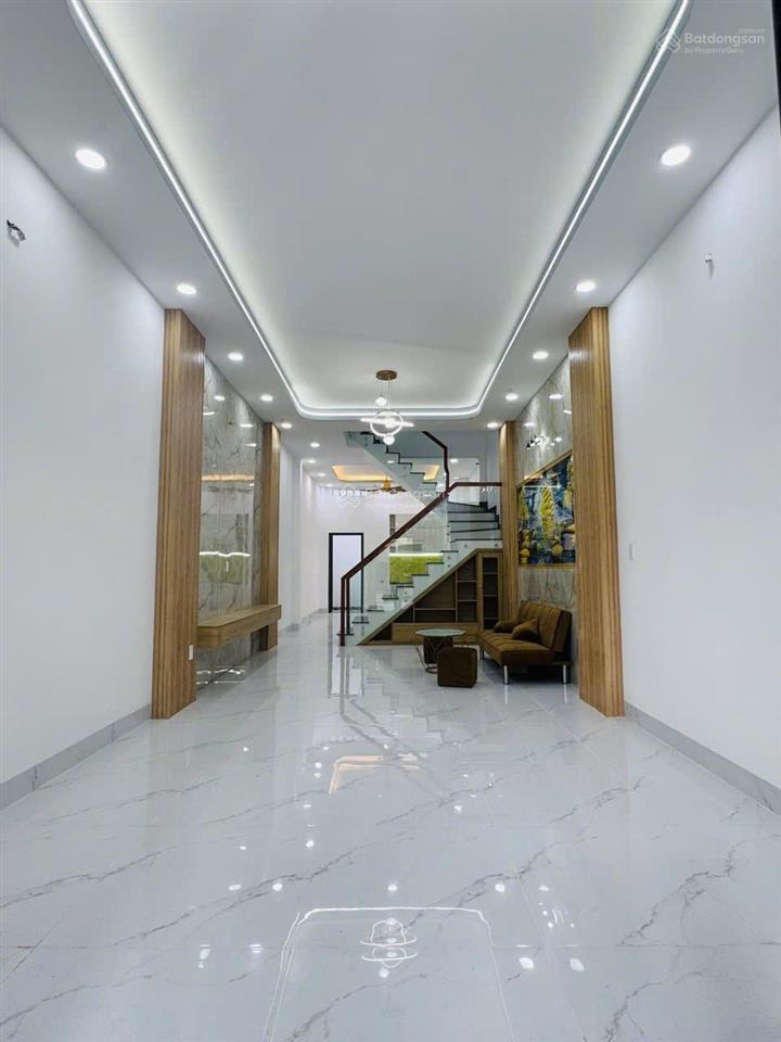 Nhà hẻm xe tải chiến lược kế khu tên lửa, 4x18m, 1 trệt 1 lầu, nhà mới, nt cao cấp, giá tốt 6 tỷ