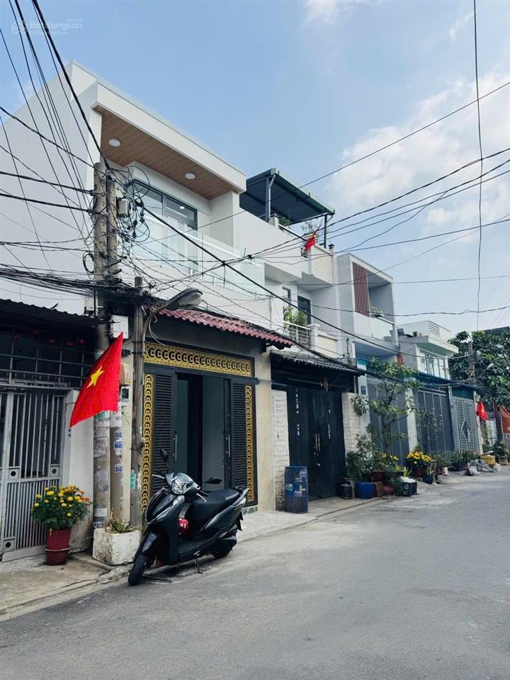 Nhà hẻm xe tải chiến lược kế khu tên lửa, 4x18m, 1 trệt 1 lầu, nhà mới, nt cao cấp, giá tốt 6 tỷ