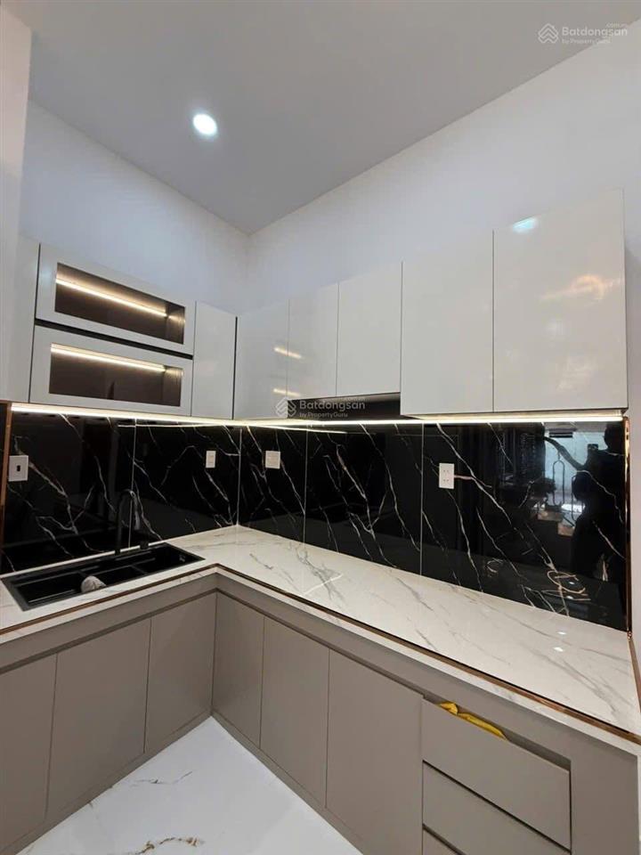 Sos! bán nhà đoàn văn bơ, phường 16, quận 4, giá tốt chỉ 2tỷ750 tl sổ riêng hxh