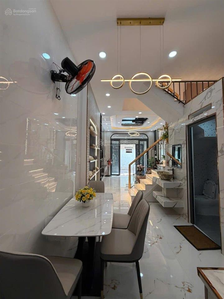 Sos! bán nhà đoàn văn bơ, phường 16, quận 4, giá tốt chỉ 2tỷ750 tl sổ riêng hxh