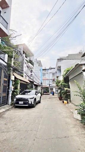 Hẻm to  ngay hoàng diệu phú nhuận, giá chỉ 3,5 tỷ shr, sang tên ngay