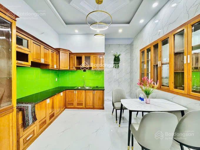 Xe đậu trong nhà  ngay trần văn khê, sổ riêng, sang tên ngay, bình thạnh