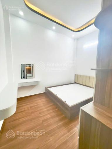 Hẻm to  ngay hoàng diệu phú nhuận, shr, sang tên ngay