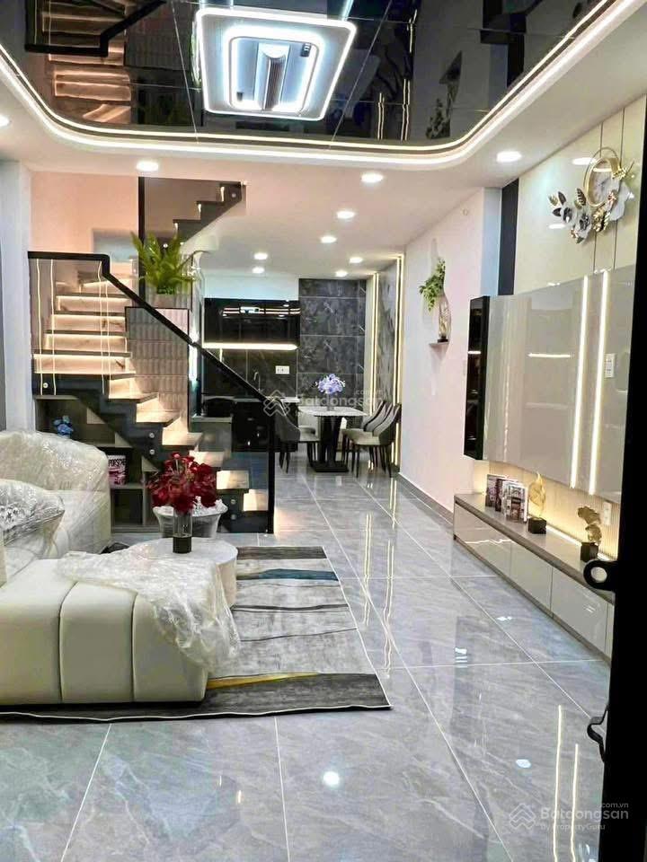 Bán nhà hẻm xe hơi 1/ nguyễn duy dương, phường 9 quận 10. dt 4x10m. giá 3.7 tỷ thương lượng