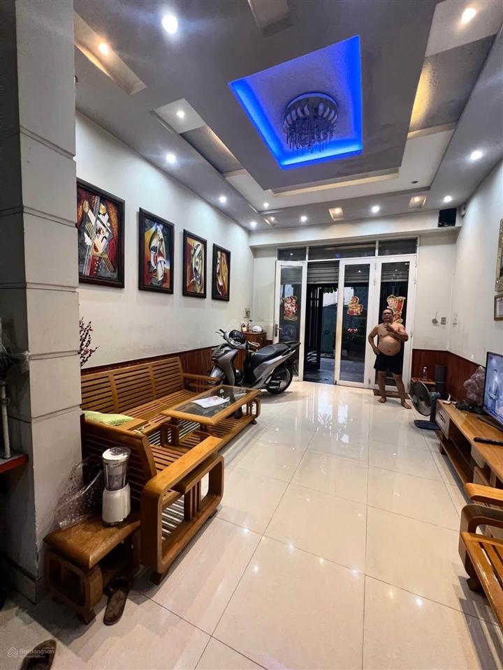 Sos! bán nhà đoàn văn bơ, phường 16, quận 4, giá tốt chỉ 5 tỷ 5 tl sổ riêng hxh