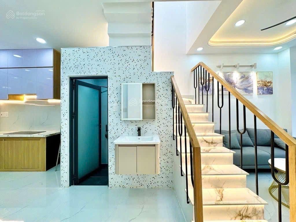 Bán nhà đẹp sổ riêng tại huỳnh văn nghệ, phường 15, tân bình, hẻm xe hơi giá chỉ 3 tỷ 2