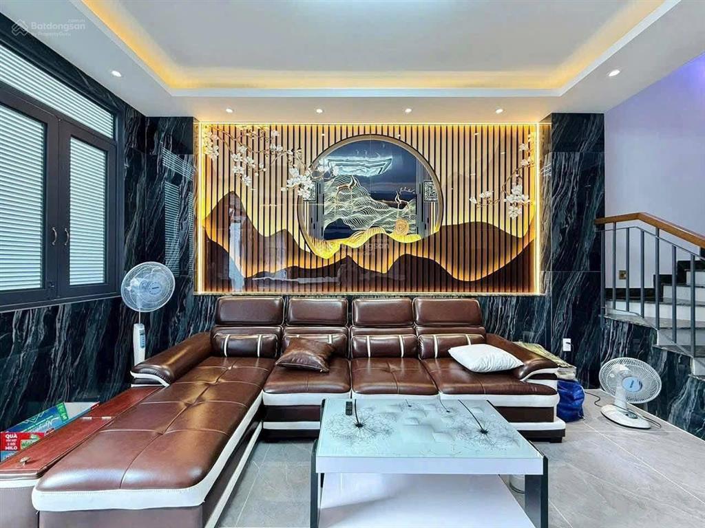Cần bán gấp nhà siêu đẹp đường nam kỳ khởi nghĩa, quận 3, 37m2, hẻm xe hơi