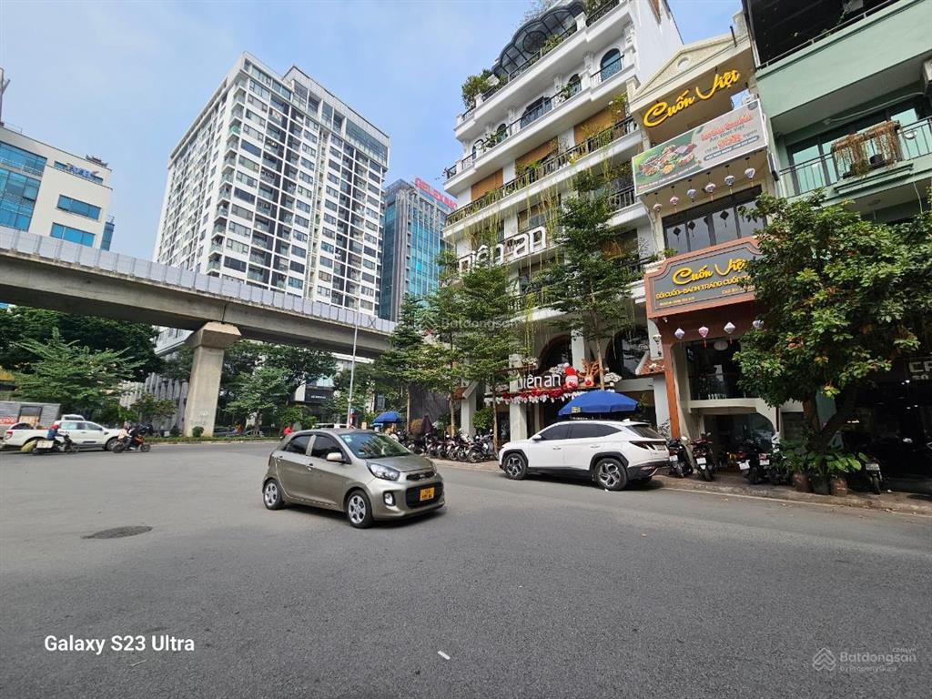 Bán gấp nhà mặt phố võ văn dũng  hoàng cầu, hiếm đẹp, 35m2 chỉ 16,2 tỷ