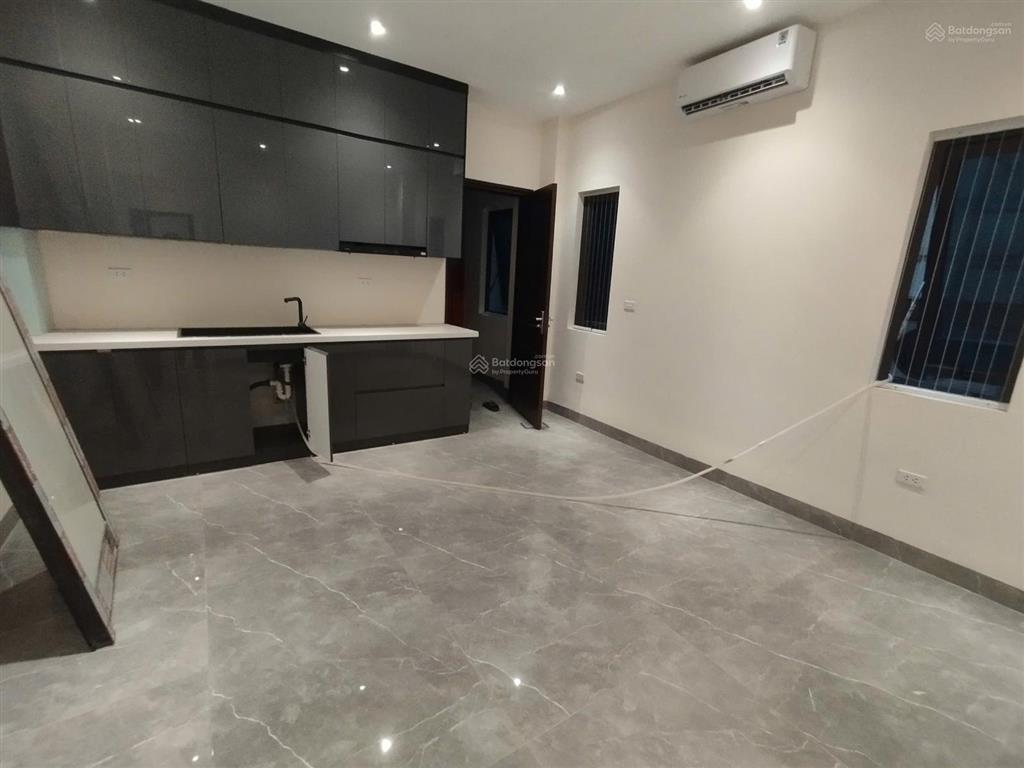 Cho thuê căn hộ cccc tầng 2 khu vip hoàng cầu chỉ 9,9tr/tháng