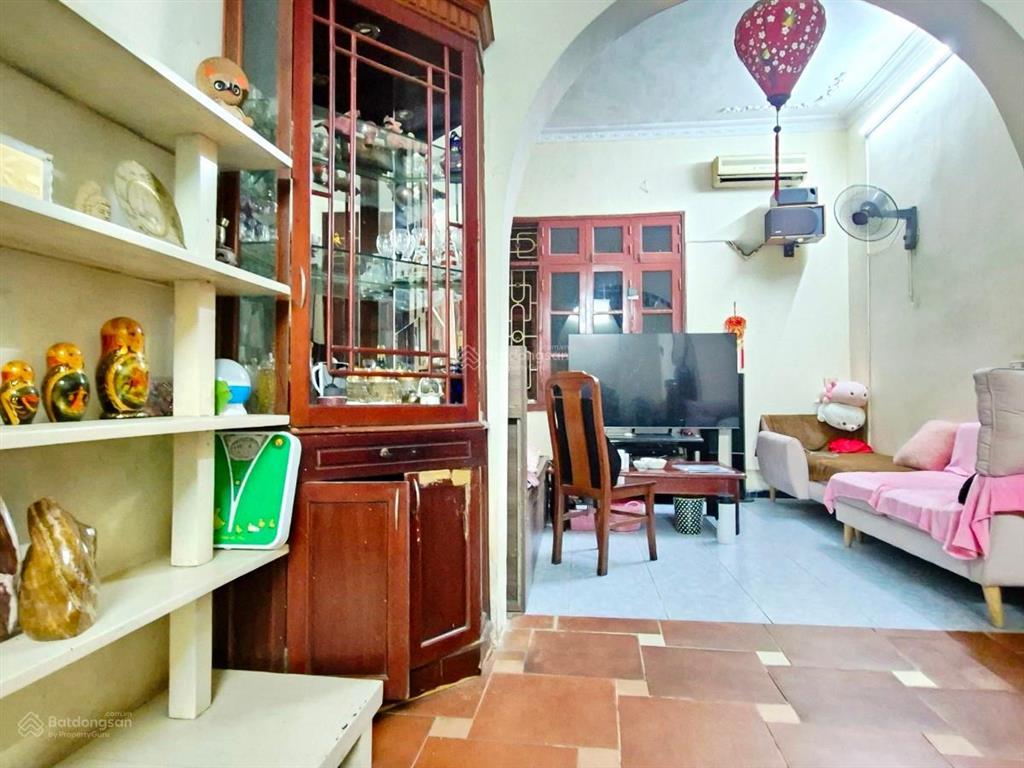 Nhà mặt phố mặt hồ hoàng cầu 56m² chỉ 29,9 tỷ. cơ hội phù hợp cho khách hàng quan tâm!