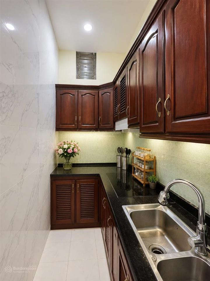 Nhà hào nam 40m² x 4 tầng đẹp, ngõ thông sát phố, mặt tiền 5m, chỉ 10 tỷ