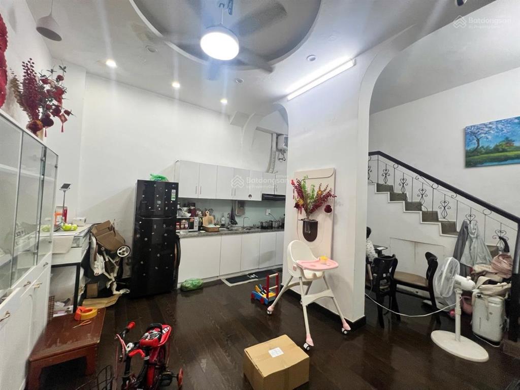 Giá tốt đống đa, nhà đẹp khâm thiên, 100m ra phố, bagac đua, 35m²*4t chỉ 8,3 tỷ
