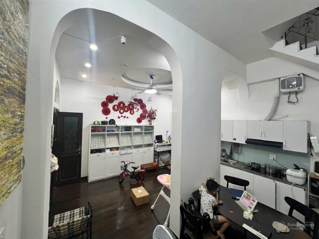 Giá tốt đống đa, nhà đẹp khâm thiên, 100m ra phố, bagac đua, 35m²*4t chỉ 8,3 tỷ