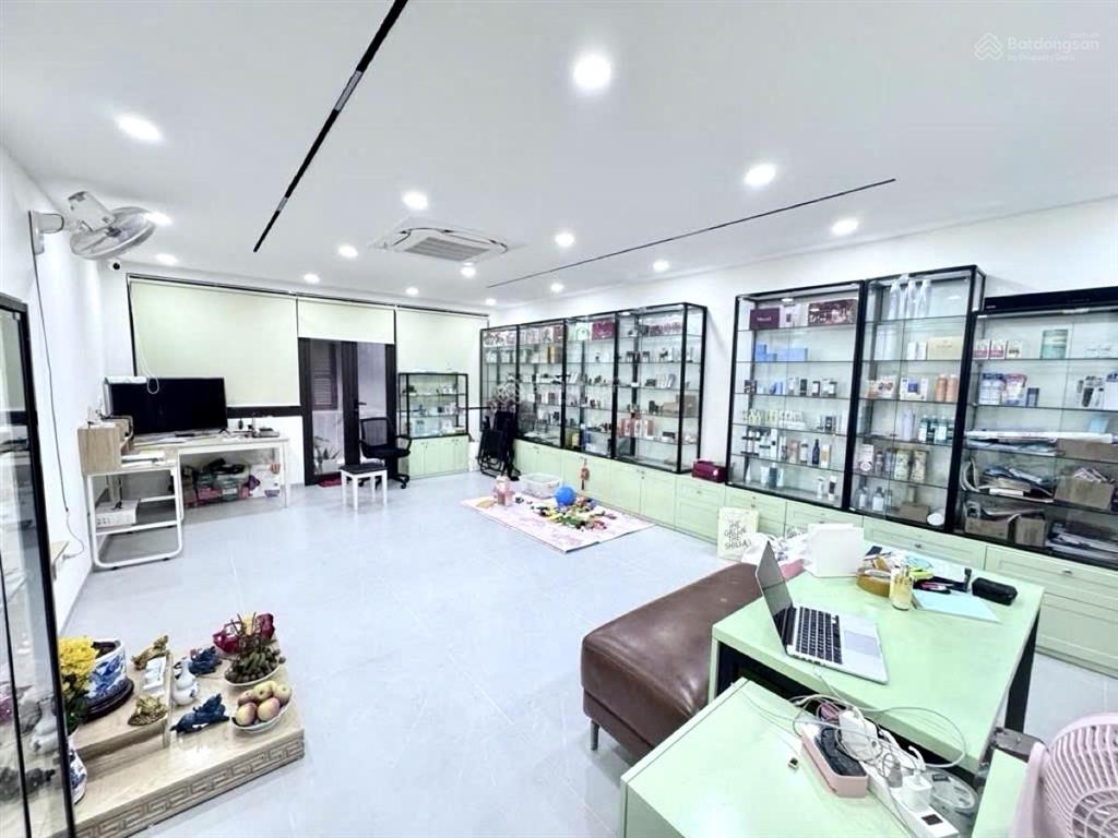 Siêu phẩm mặt phố trần quang diệu, vip hoàng cầu, gần quận ủy, 55m2 x 5 tầng chỉ 37 tỷ