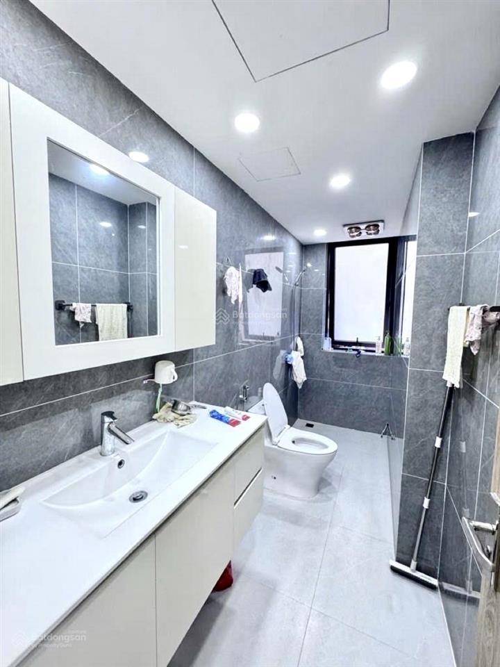 Siêu phẩm mặt phố trần quang diệu, vip hoàng cầu, gần quận ủy, 55m2 x 5 tầng chỉ 37 tỷ