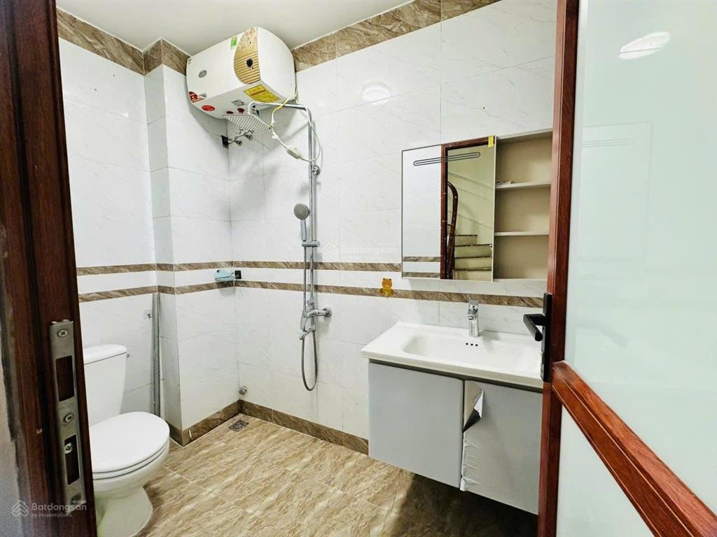 Người thân gửi bán căn nhà rẻ đẹp ở 514 thụy khuê, tây hồ 45m2 x 6 tầng, chỉ 9,2 tỷ