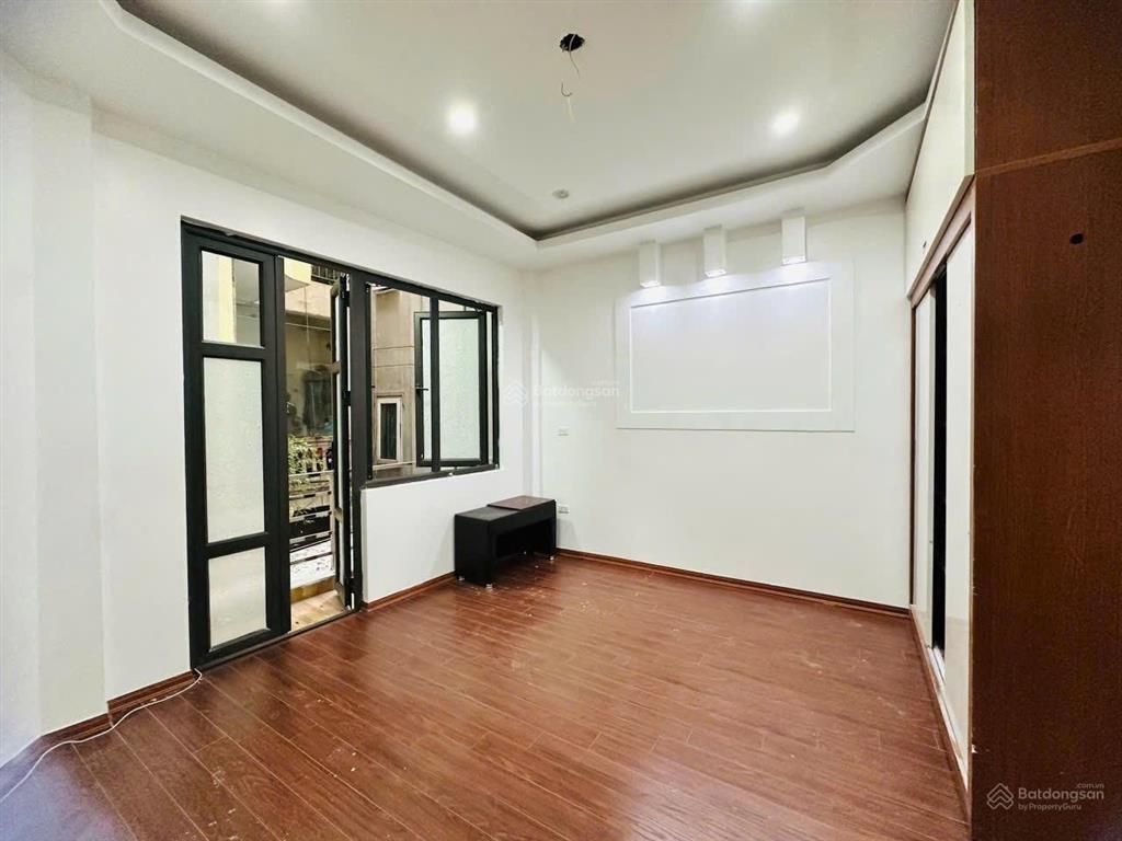 Người thân gửi bán căn nhà rẻ đẹp ở 514 thụy khuê, tây hồ 45m2 x 6 tầng, chỉ 9,2 tỷ