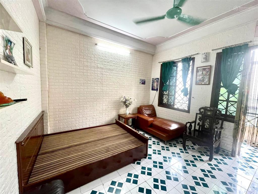 Mặt phố lê thanh nghị trung tâm đh bách khoakinh tếxây dựng 31m2 x 5 tầng chỉ nhỉnh 17 tỷ