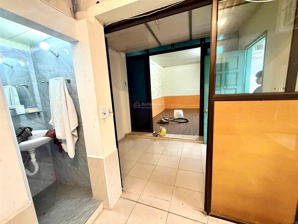 Cho thuê phòng trọ, nhà trọ ngõ phố hàng bún, ba đình chỉ 10tr/tháng