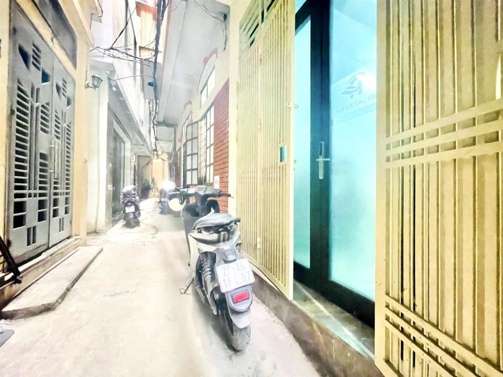 Siêu phẩm nhà phương mai trung tâm đống đa, 2 thoáng sát ô tô 30m2 x 6 tầng chỉ 7,3 tỷ