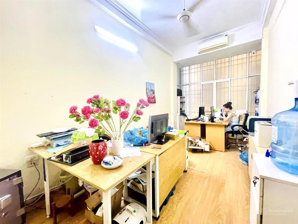 Siêu phẩm nhà phương mai trung tâm đống đa, 2 thoáng sát ô tô 30m2 x 6 tầng chỉ 7,3 tỷ