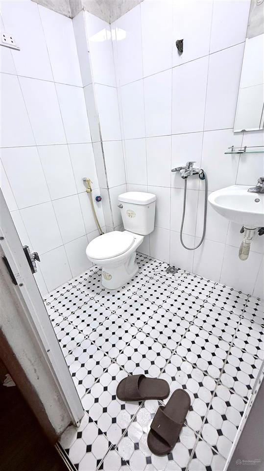 Cho thuê nhà trọ 4 tầng 3 ngủ phố thanh nhàn gần bạch mai, lê thanh nghị chỉ 8,5tr/tháng