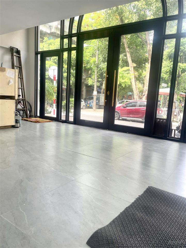 Cho thuê nguyên căn tòa nhà khu phân lô liền kề vĩnh phúc, ba đình 70m2*mt8m*4tầng giá 38tr/tháng