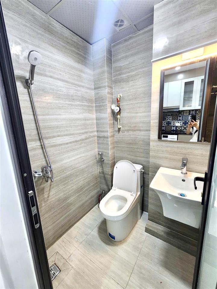 Cho thuê phòng trong ccmn ngõ phố tây sơn cách phố 20m, dtsd 25m2 giá từ 5tr/tháng