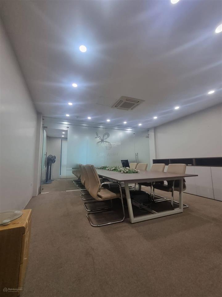Cho thuê nhà mặt phố nguyễn xiển 7 tầng thang máy, 100m2/sàn, thuê từ tầng 1 đến tầng 4, giá 50tr