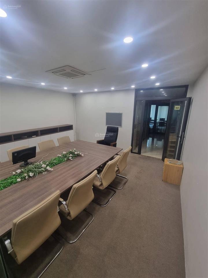 Cho thuê nhà mặt phố nguyễn xiển 7 tầng thang máy, 100m2/sàn, thuê từ tầng 1 đến tầng 4, giá 50tr