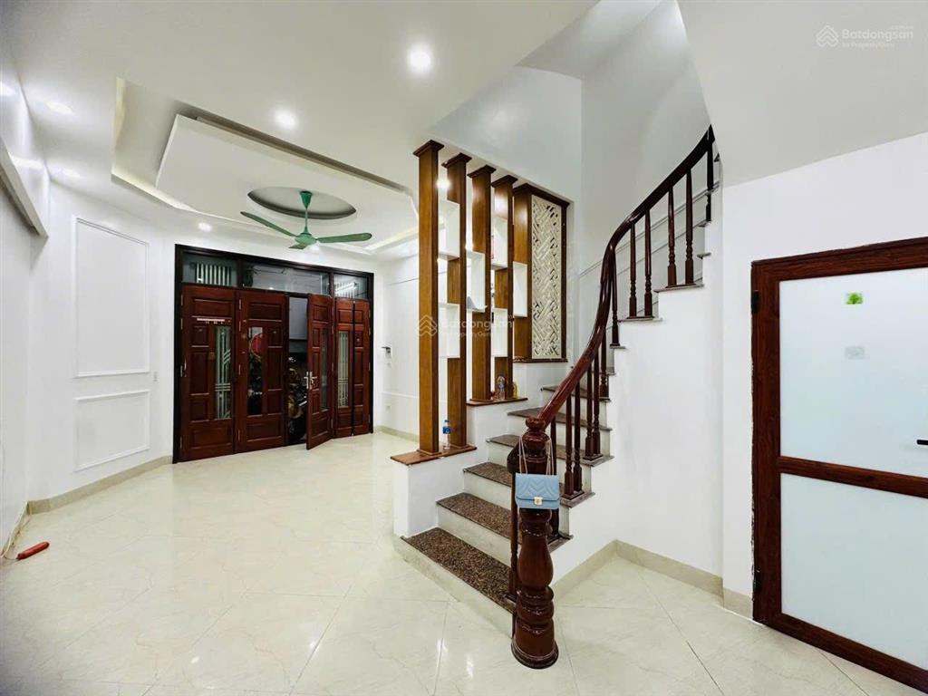Siêu phẩm đẹp long lanh có 1 0 2, giá đầu tư 45m2 x 6 tầng 7 ngủ ngõ 514 thụy khuê chỉ 8,9 tỷ
