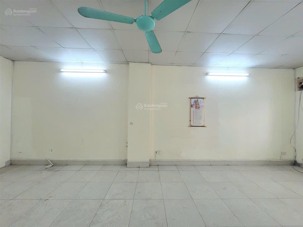 Cho thuê nguyên căn nhà khu phân lô vip nghĩa đô 65m2 x 2 tầng thông sàn chỉ 13tr/tháng