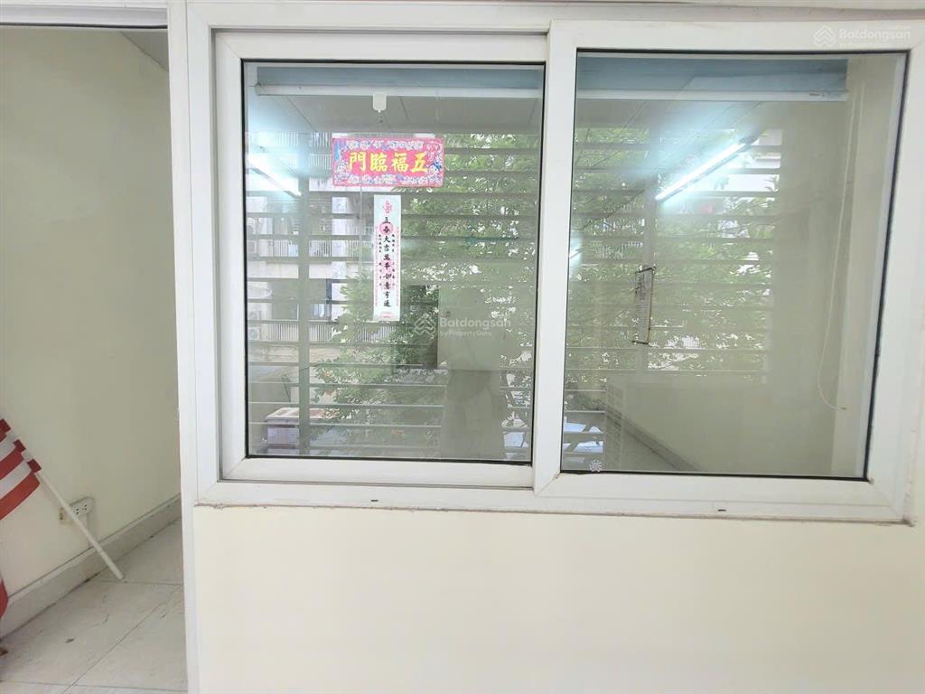 Cho thuê nguyên căn nhà khu phân lô vip nghĩa đô 65m2 x 2 tầng thông sàn chỉ 13tr/tháng