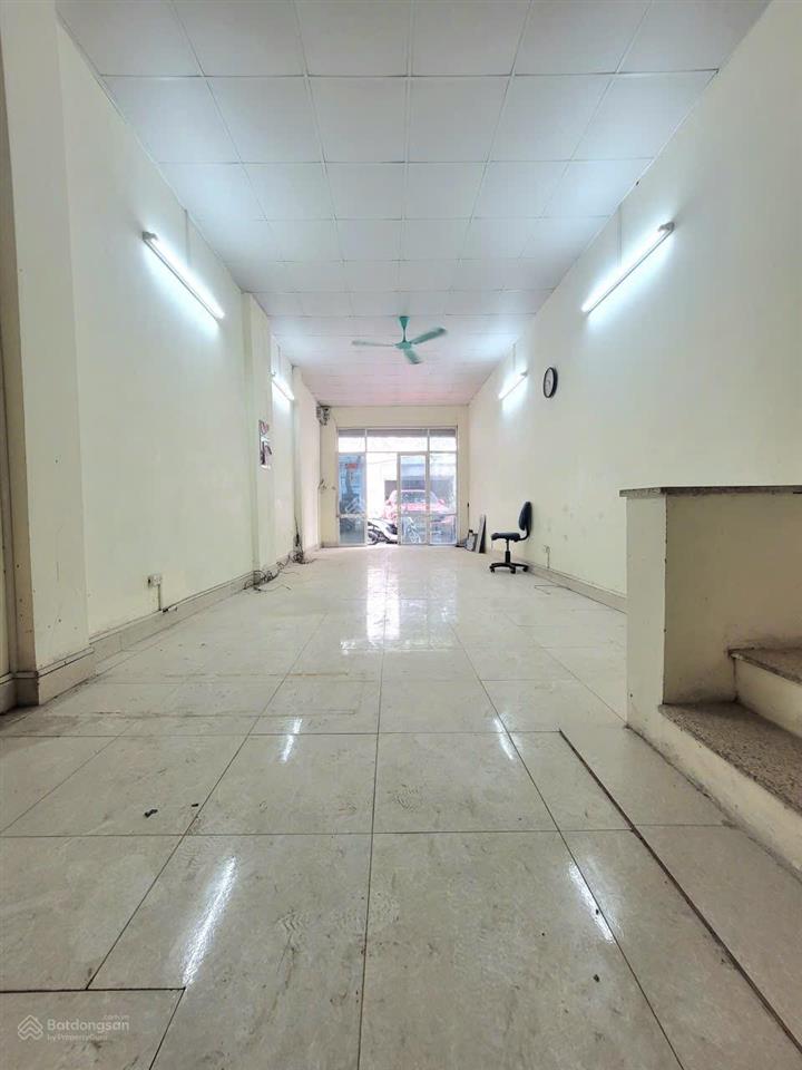 Cho thuê nguyên căn nhà khu phân lô vip nghĩa đô 65m2 x 2 tầng thông sàn chỉ 13tr/tháng