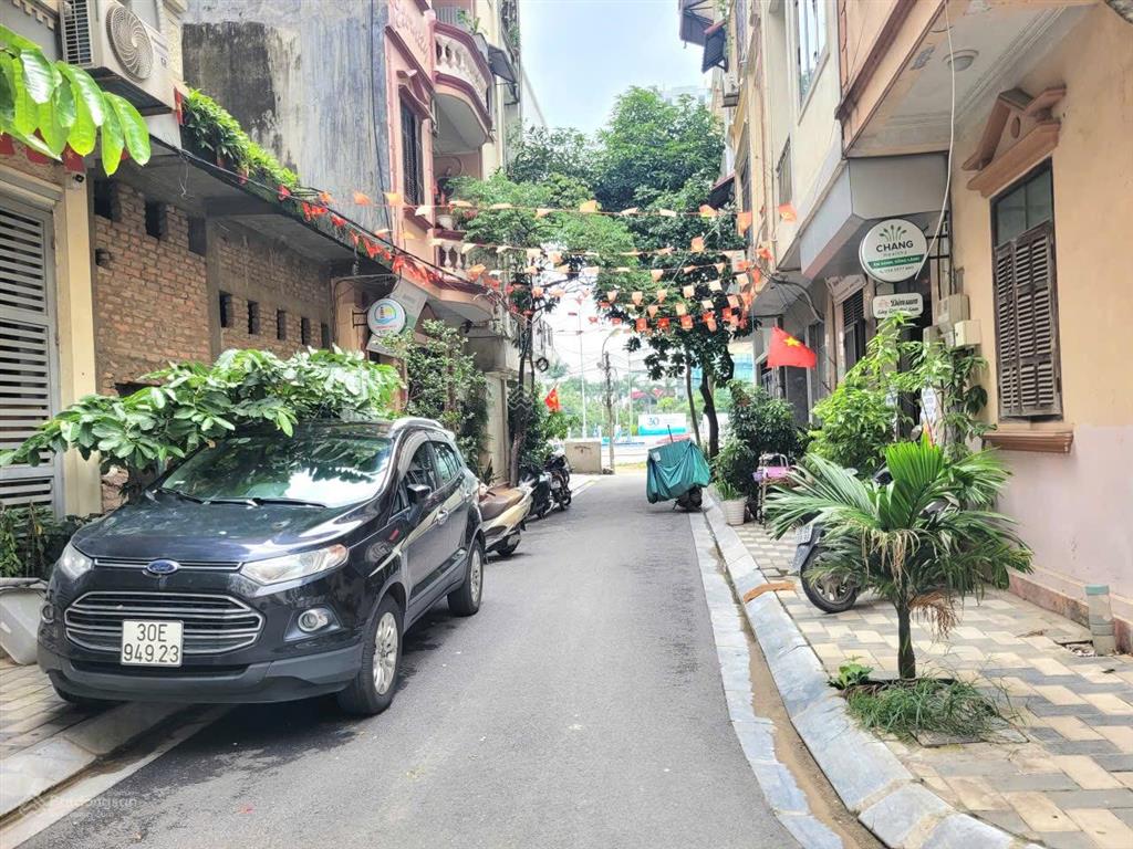 Cho thuê nguyên căn nhà khu phân lô vip nghĩa đô 65m2 x 2 tầng thông sàn chỉ 13tr/tháng